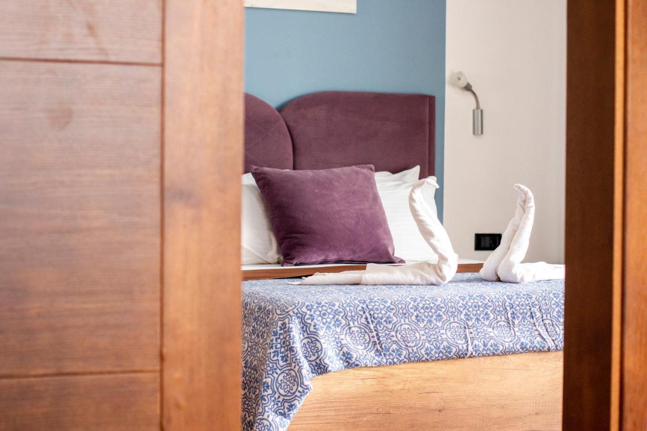 Hotel Lajka Luxury อุลซิน ภายนอก รูปภาพ