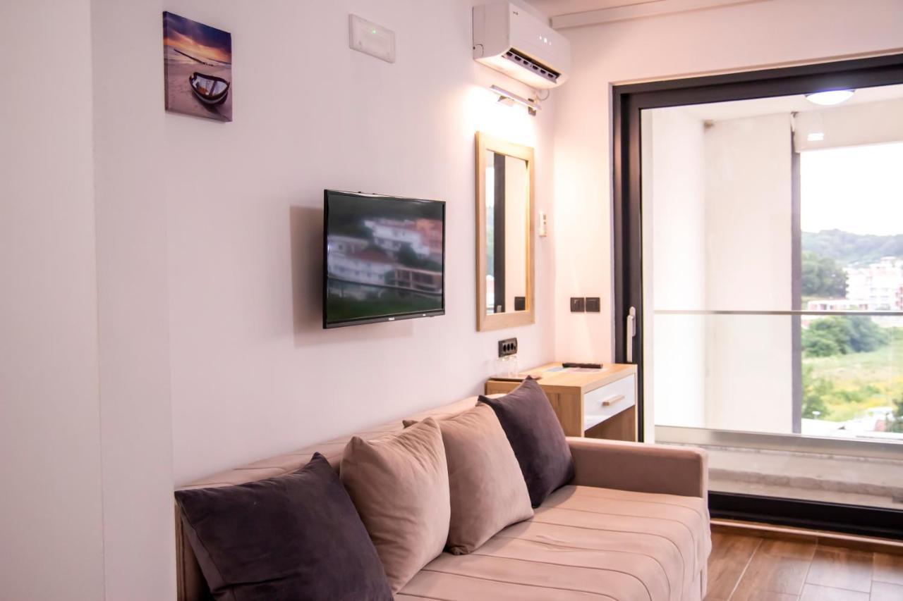 Hotel Lajka Luxury อุลซิน ภายนอก รูปภาพ