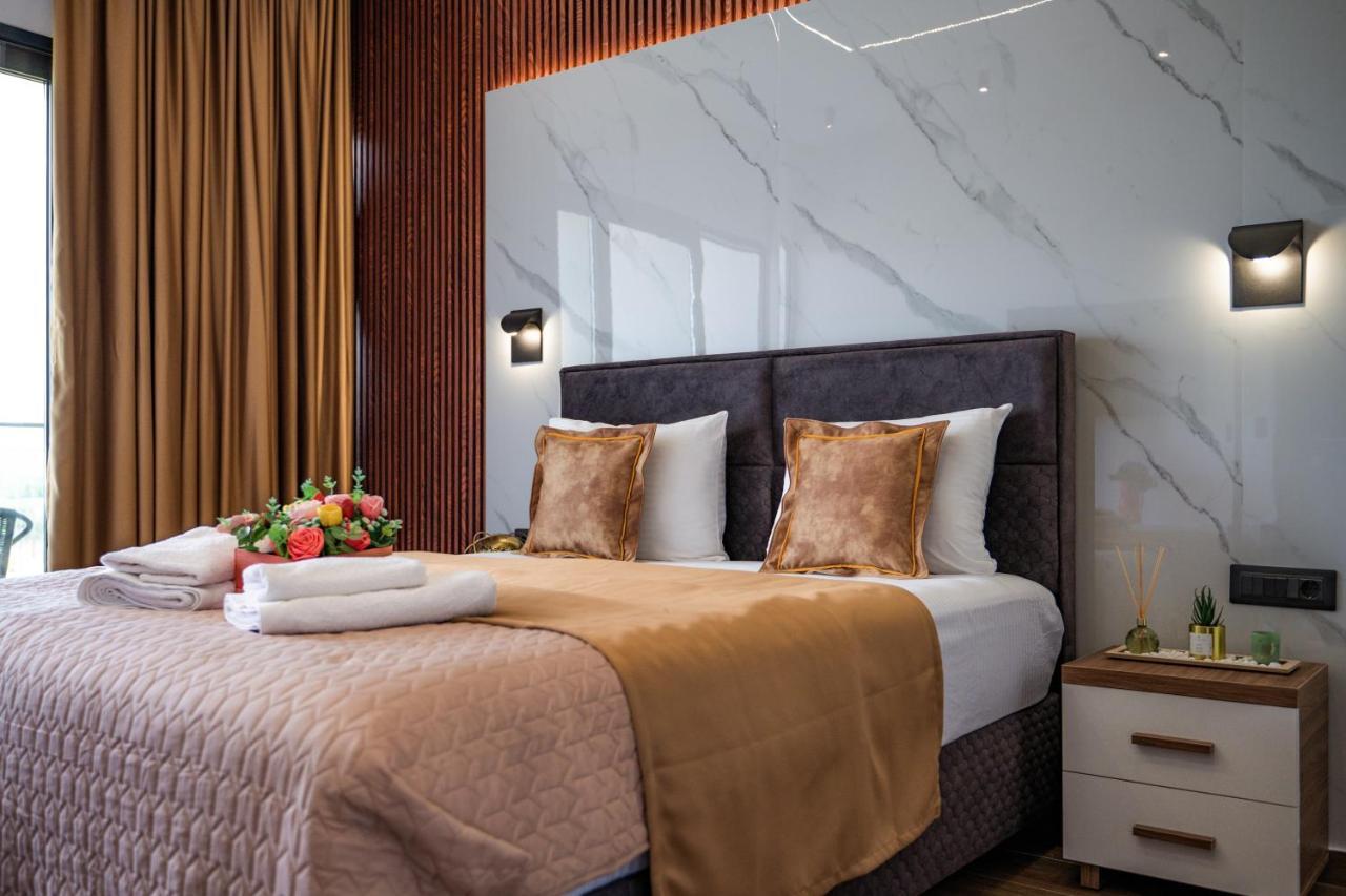 Hotel Lajka Luxury อุลซิน ภายนอก รูปภาพ
