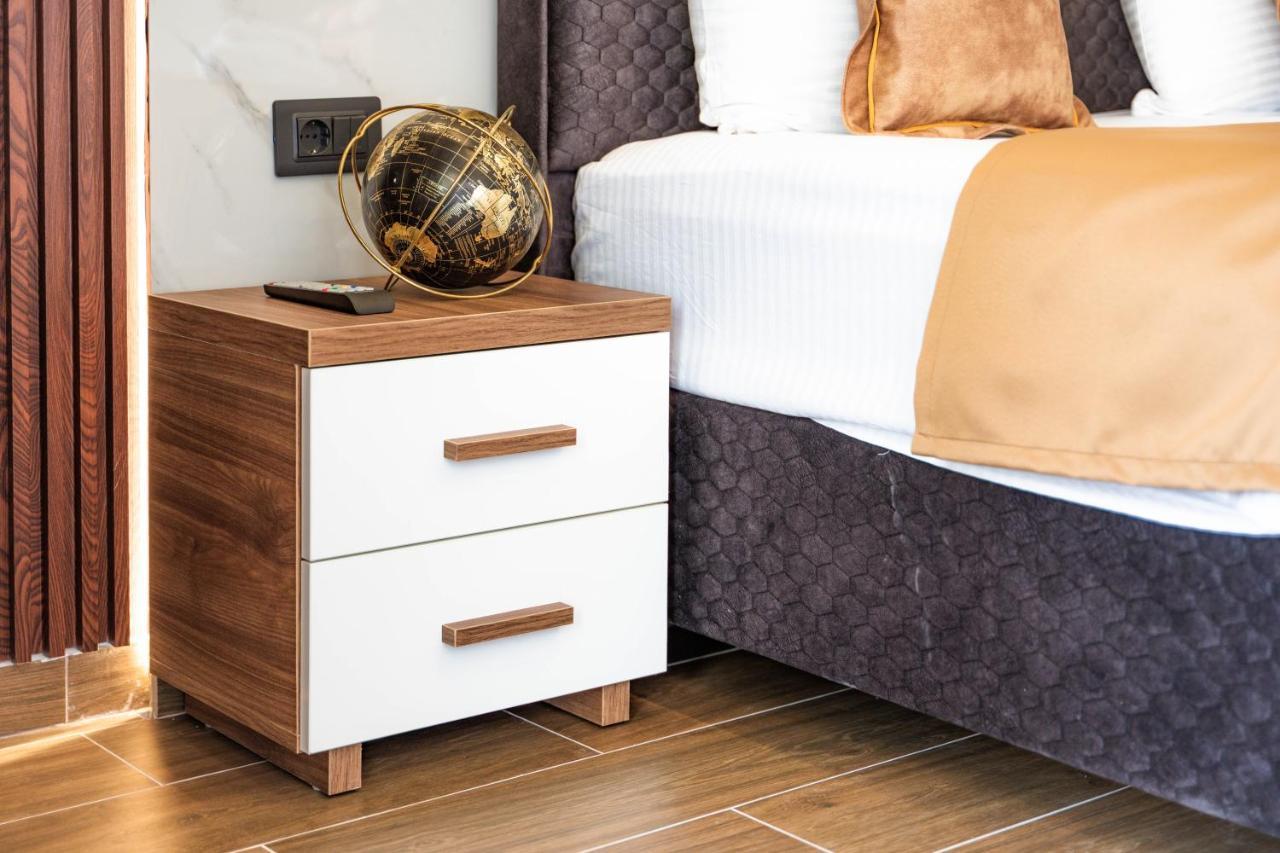 Hotel Lajka Luxury อุลซิน ภายนอก รูปภาพ