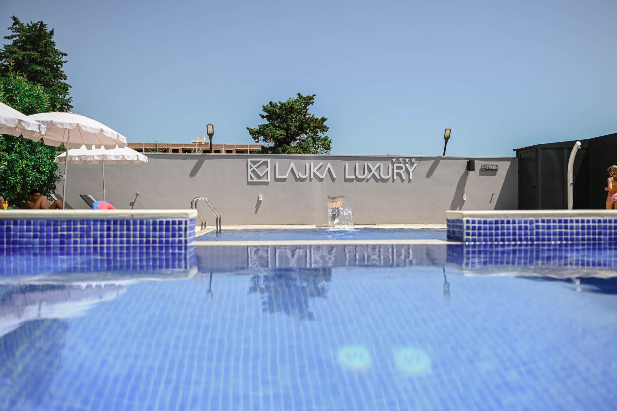Hotel Lajka Luxury อุลซิน ภายนอก รูปภาพ