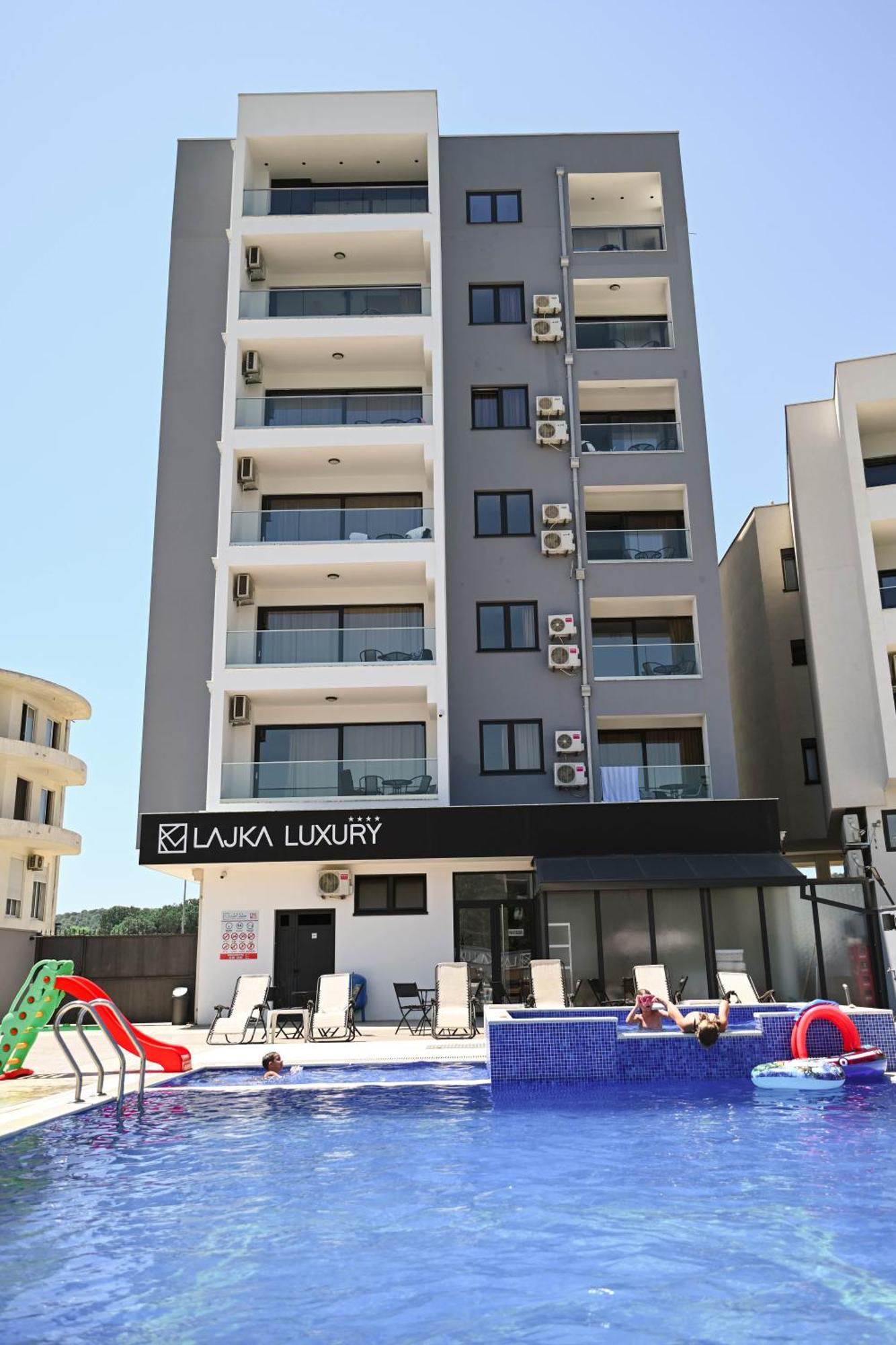 Hotel Lajka Luxury อุลซิน ภายนอก รูปภาพ