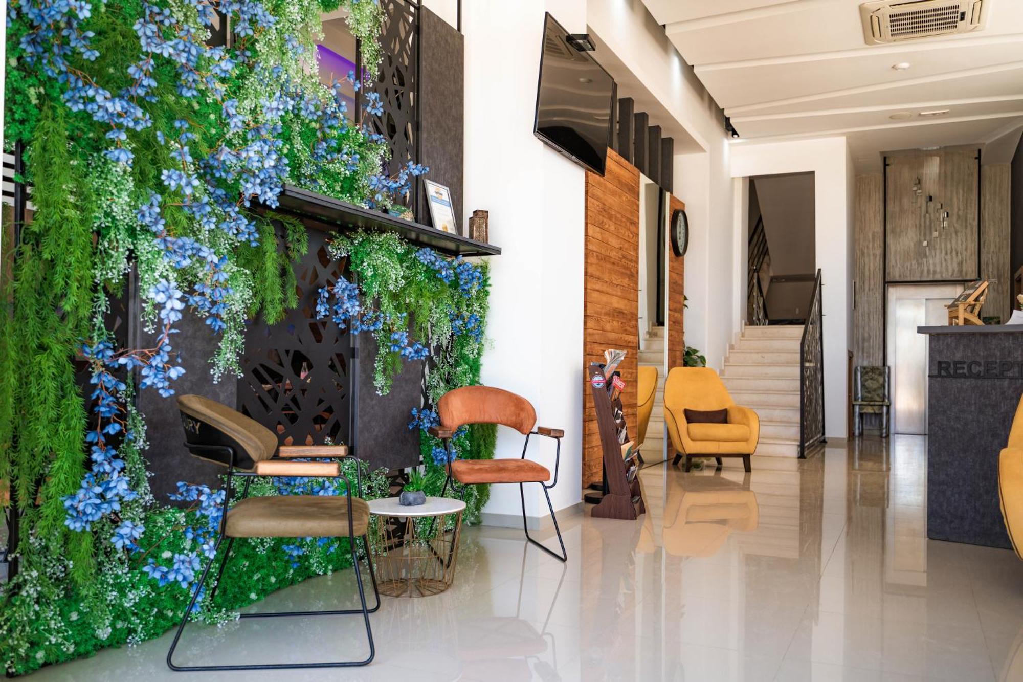 Hotel Lajka Luxury อุลซิน ภายนอก รูปภาพ