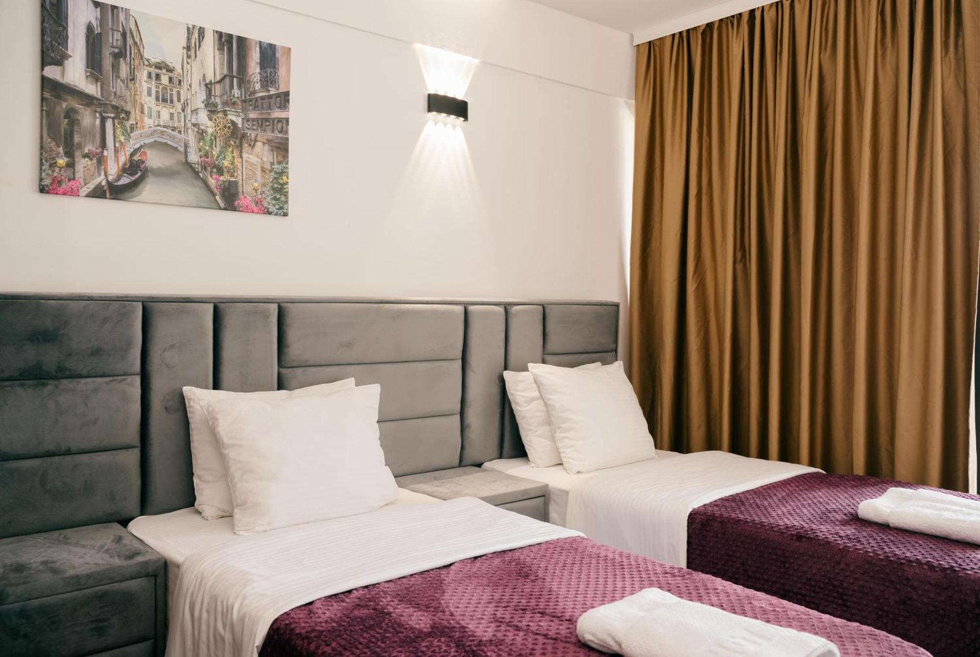 Hotel Lajka Luxury อุลซิน ภายนอก รูปภาพ