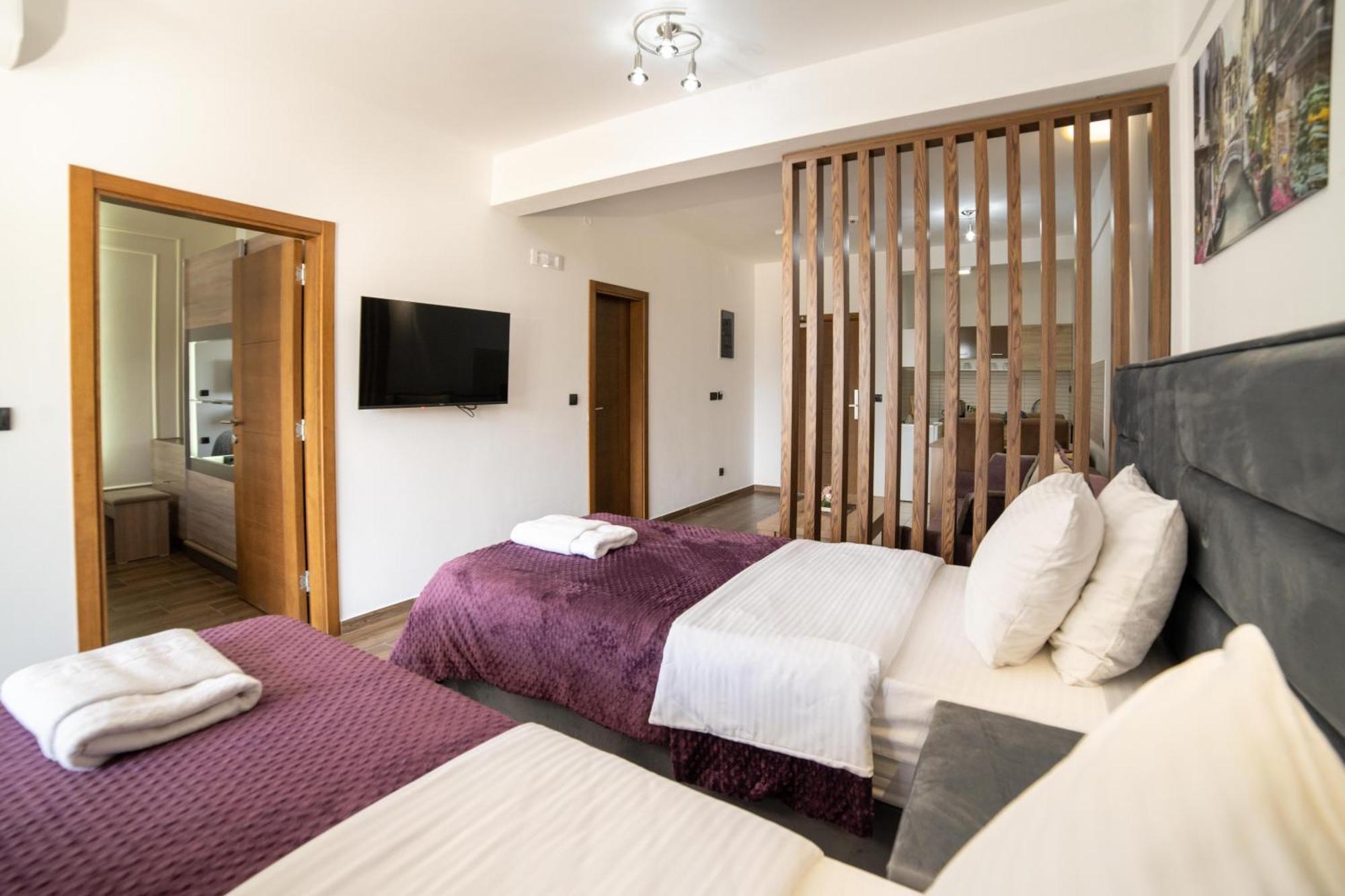 Hotel Lajka Luxury อุลซิน ภายนอก รูปภาพ