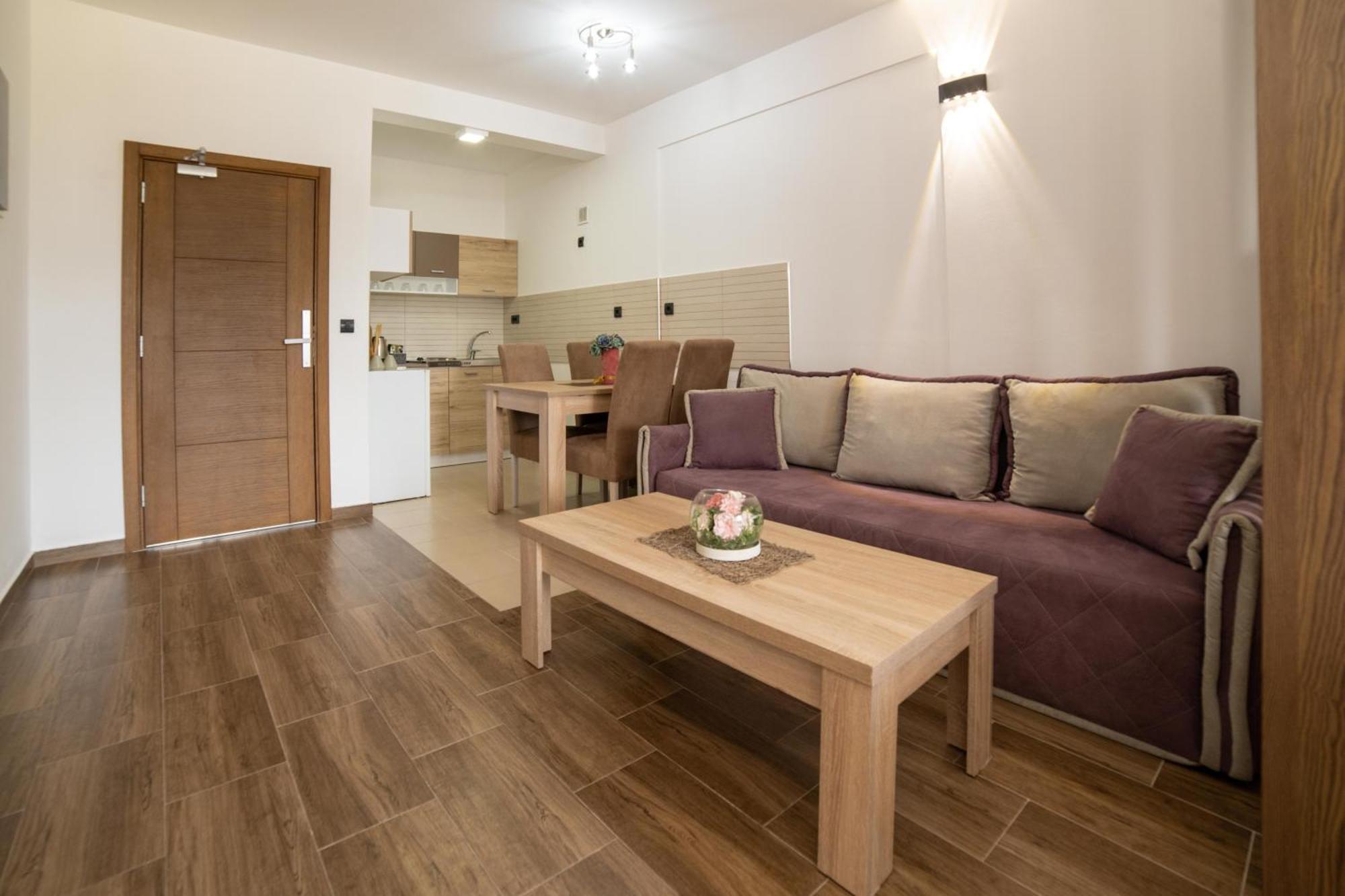 Hotel Lajka Luxury อุลซิน ภายนอก รูปภาพ