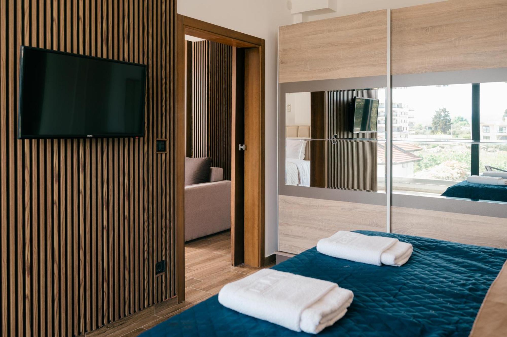 Hotel Lajka Luxury อุลซิน ภายนอก รูปภาพ