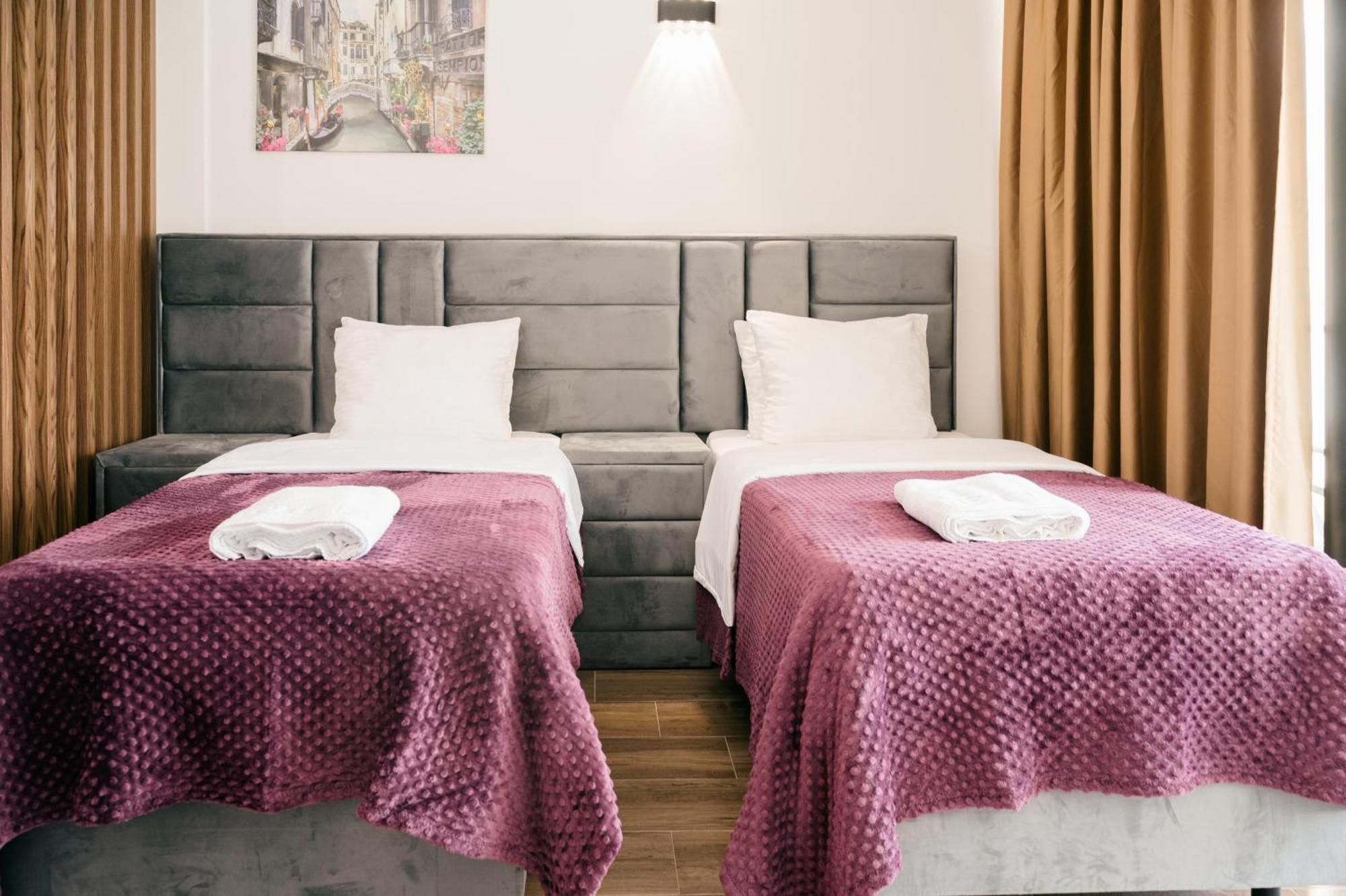 Hotel Lajka Luxury อุลซิน ภายนอก รูปภาพ