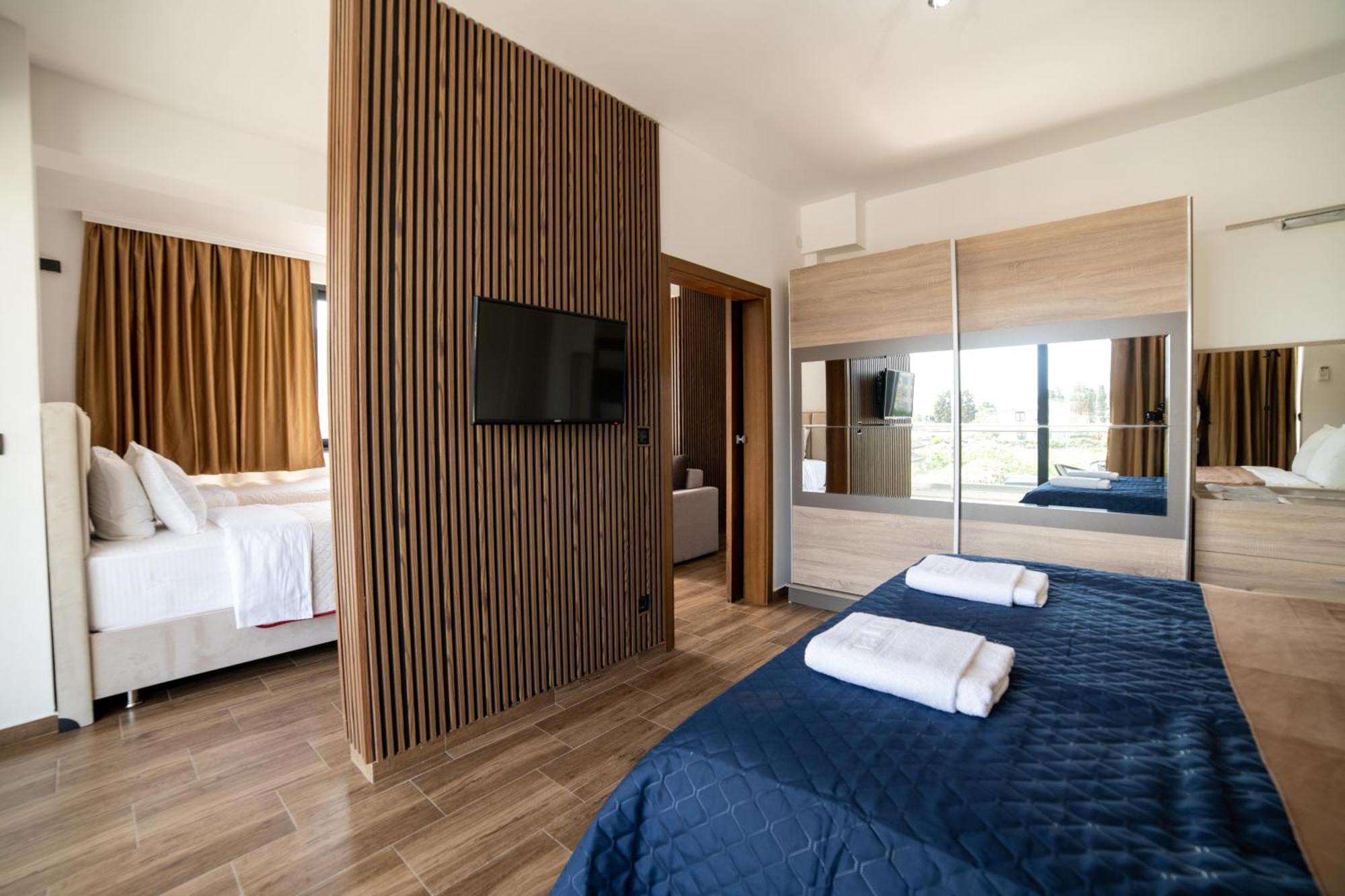 Hotel Lajka Luxury อุลซิน ภายนอก รูปภาพ
